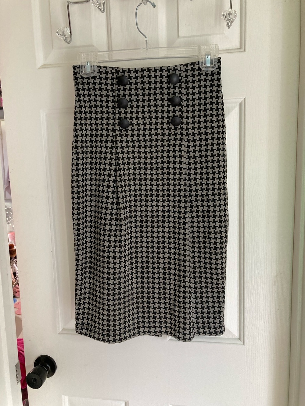 Charlotte Russe Black and White Houndstooth Pencil Skirt with Front Buttons